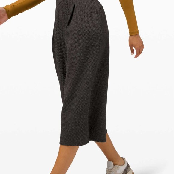 Lululemon Can You Feel The Pleat Crop - Picture 2 of 9